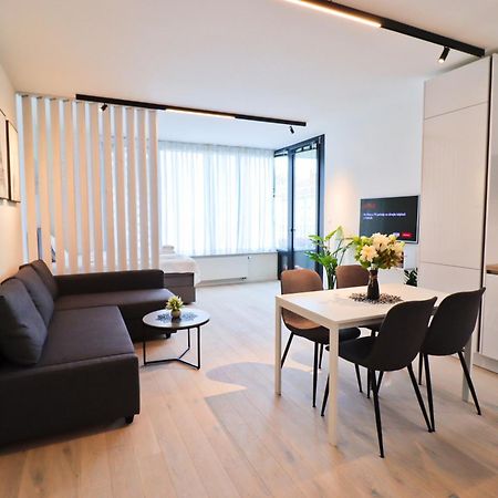 Sunny Apartment In Smichov, Prague 5 Kültér fotó