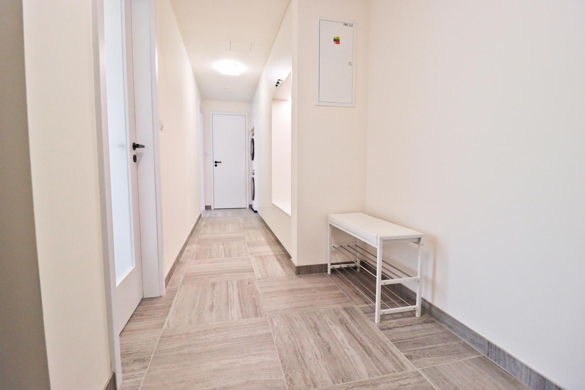 Sunny Apartment In Smichov, Prague 5 Kültér fotó