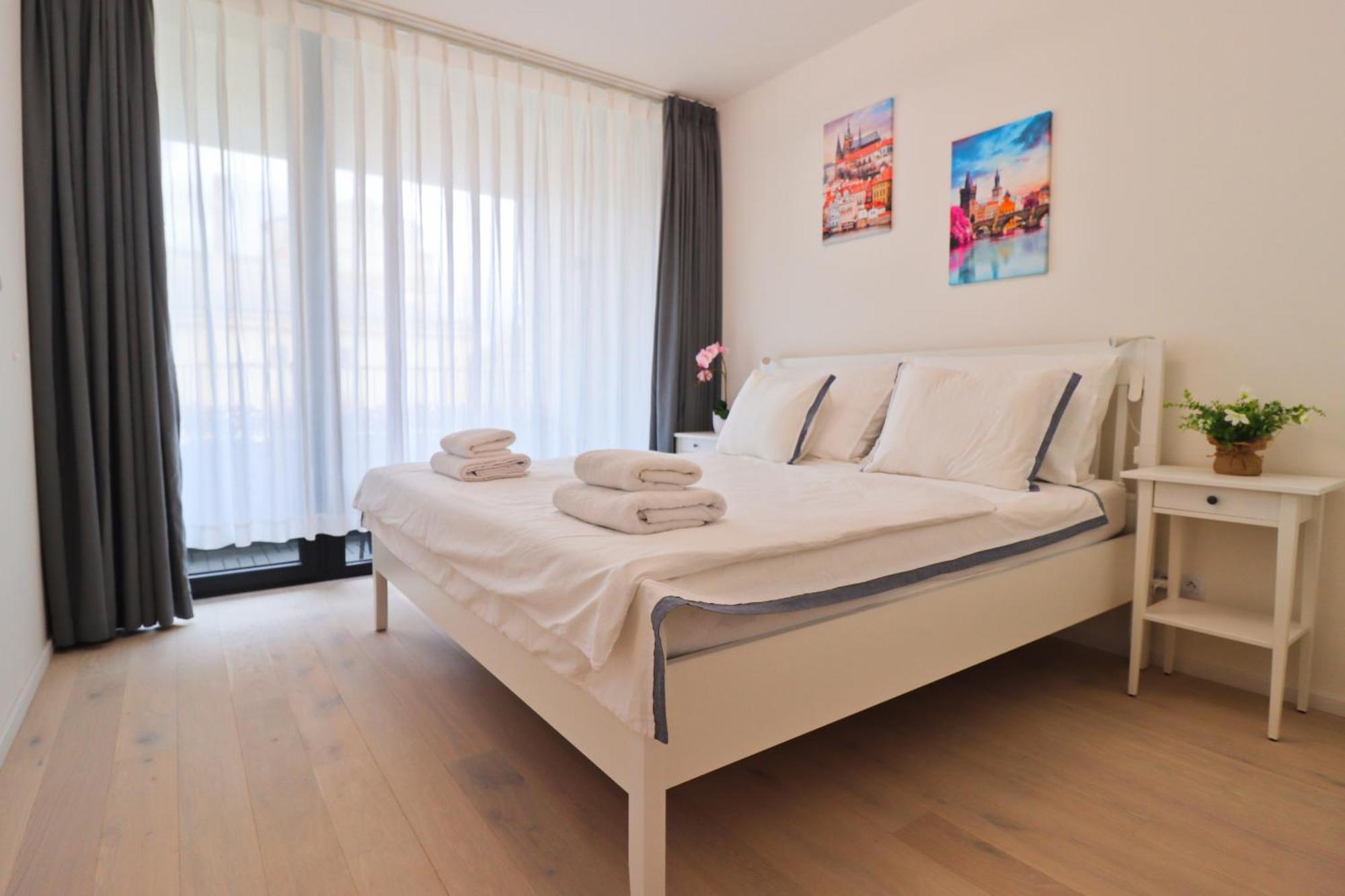 Sunny Apartment In Smichov, Prague 5 Kültér fotó