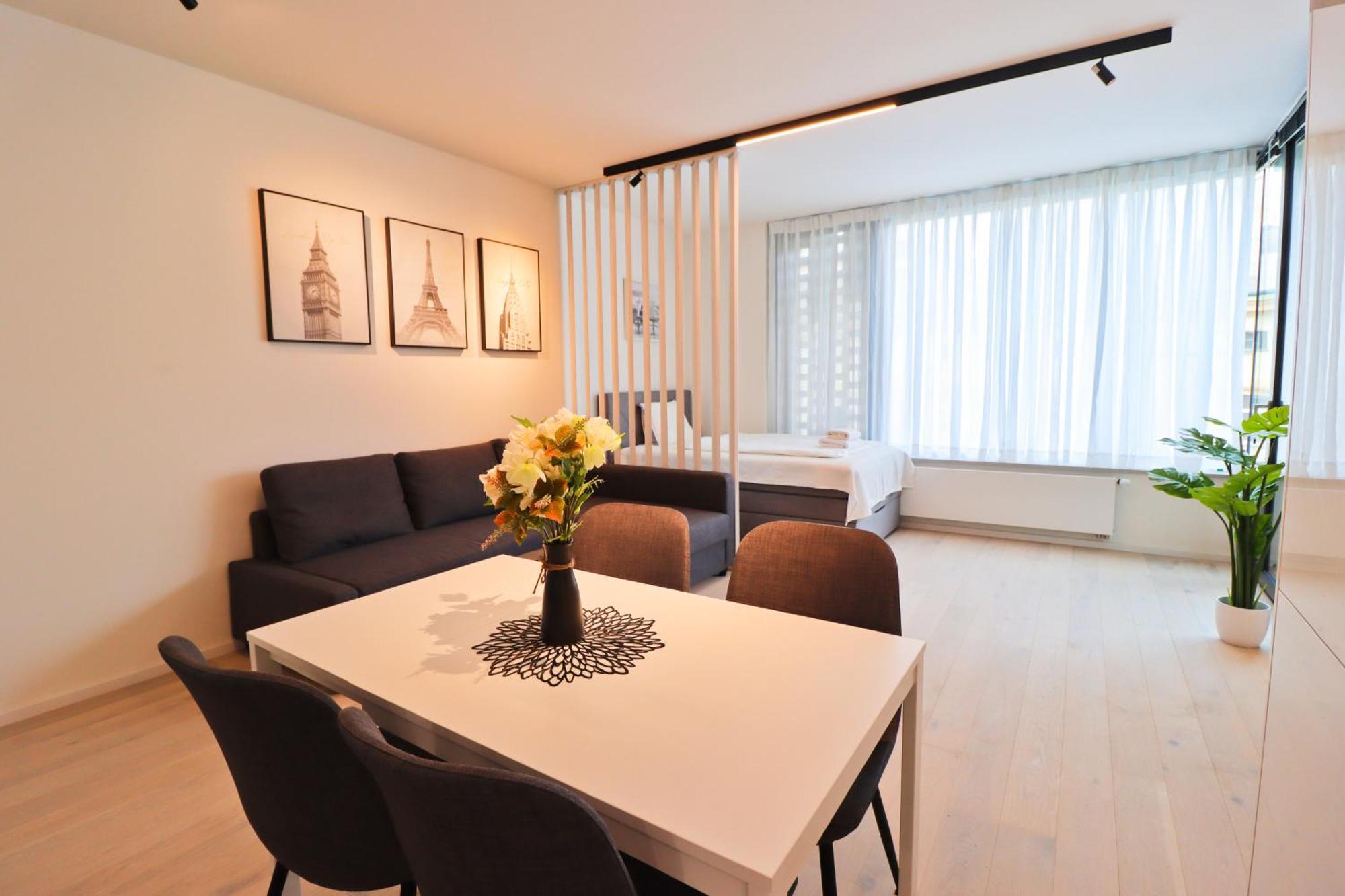 Sunny Apartment In Smichov, Prague 5 Kültér fotó