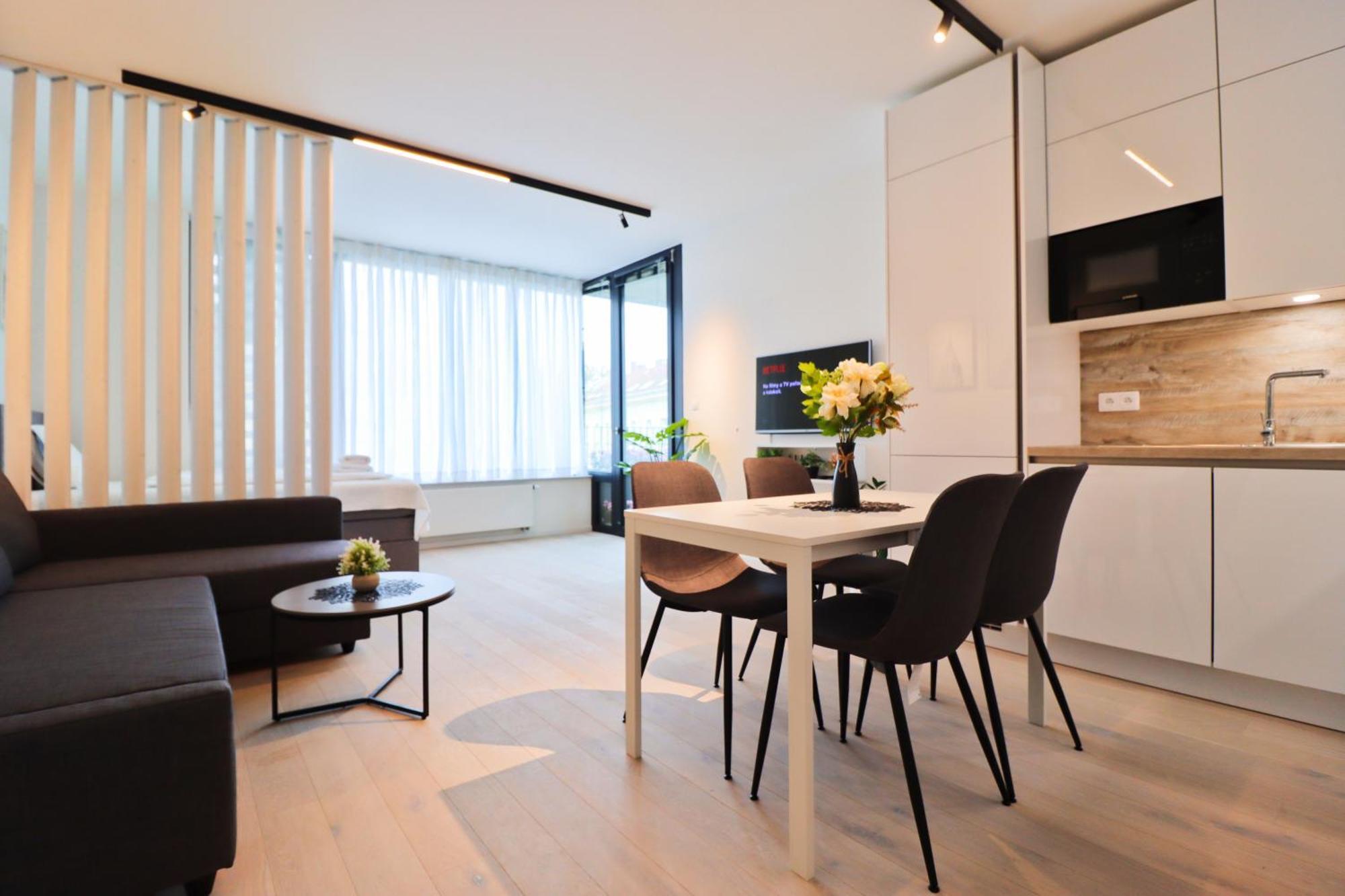 Sunny Apartment In Smichov, Prague 5 Kültér fotó