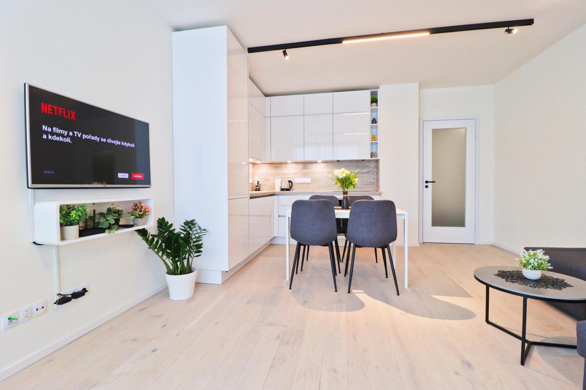 Sunny Apartment In Smichov, Prague 5 Kültér fotó